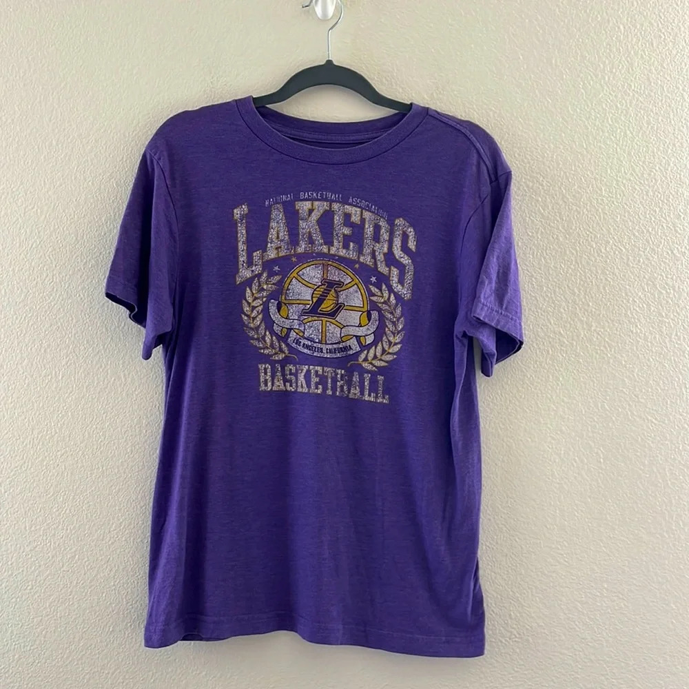 NBA Los Angeles Lakers t-shirt size XL kids